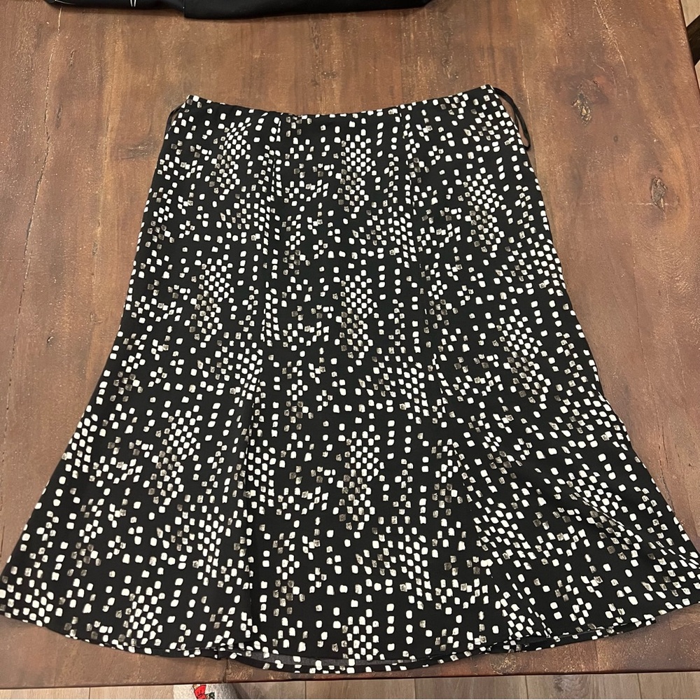 Jones New York Black and White Patterned Midi Skirt